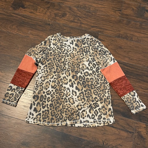 Long sleeve boutique shirt - Picture 2 of 2